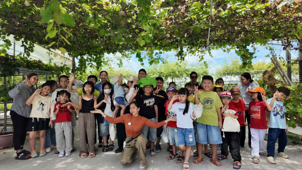 Hành trình trải nghiệm học tiếng Anh ngoài trời đầy cảm hứng tại Vườn sinh thái Cổng Mặt Trời