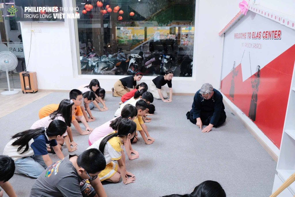 Một buổi giao lưu Kendo vì thế đã trở thành một bài học nhân cách theo cách rất tự nhiên.